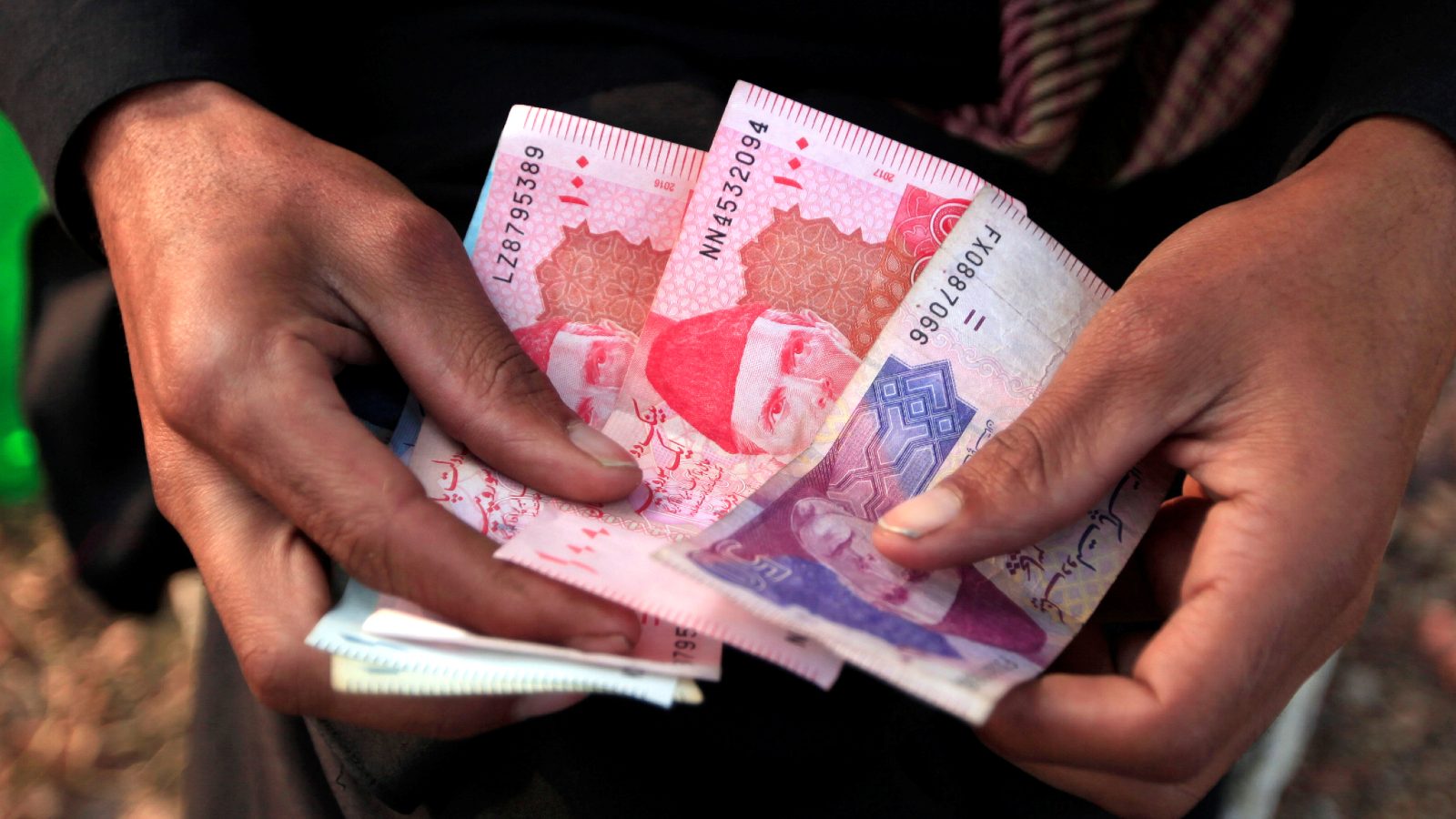 China Comes To Pakistan’s Assist Once more, Agrees To Refinance Loans Price .3 Billion